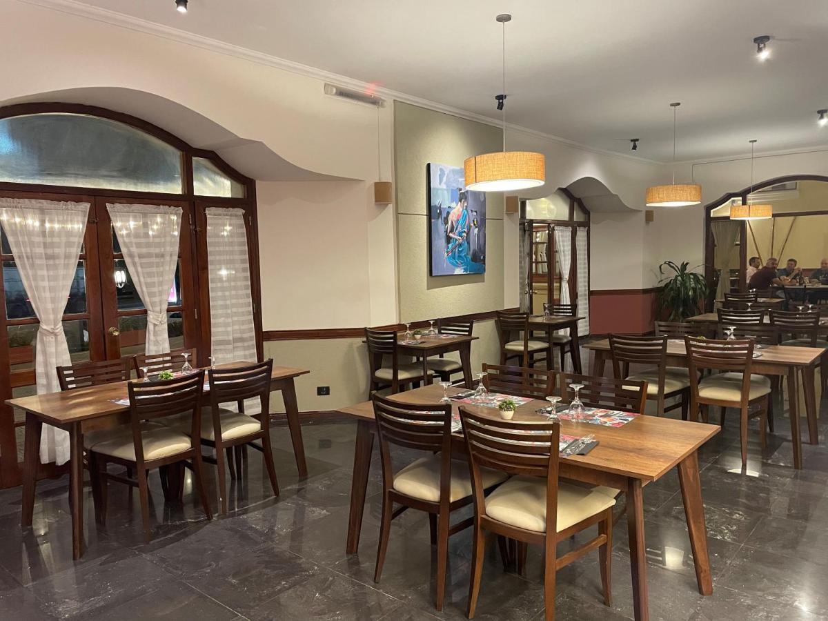 Hotel Santa Catalina Rio Cuarto Exterior photo